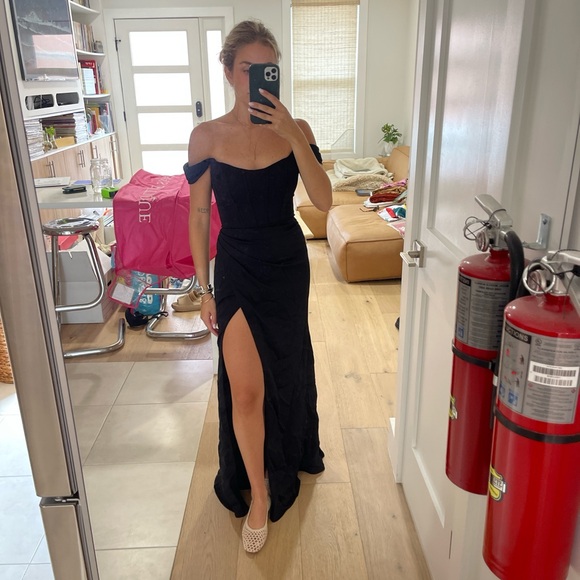 GORGEOUS Lazaro Bridesmaid Dress Kayla (32320) in black! - Picture 2 of 7